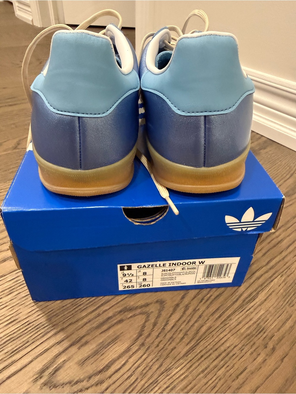 Women Adidas Gazelle Sky Blue & White Sneakers, Tan soul, size 9.5 - Picture 5 of 8